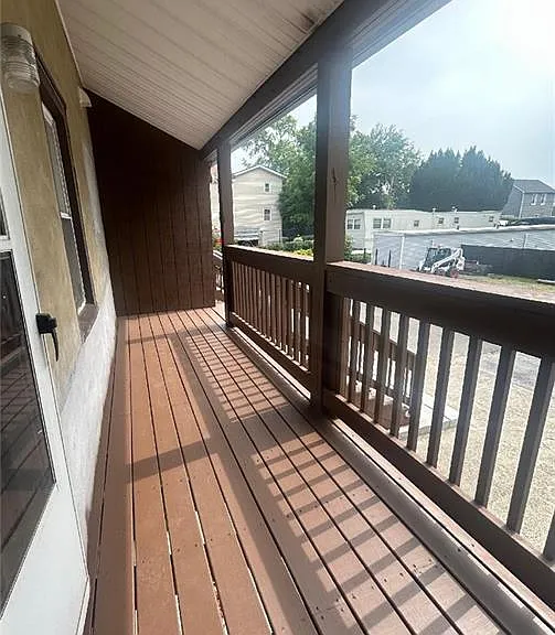30 Center St — Photo 11