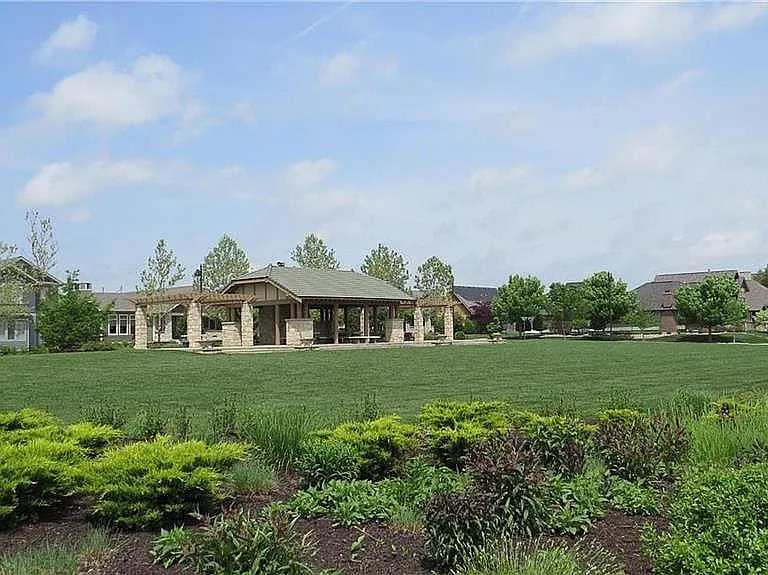 7925 N Lane Ave — Photo 49