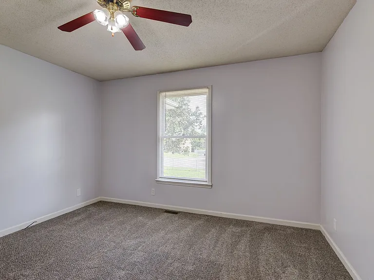 204 Bob White Dr — Photo 29