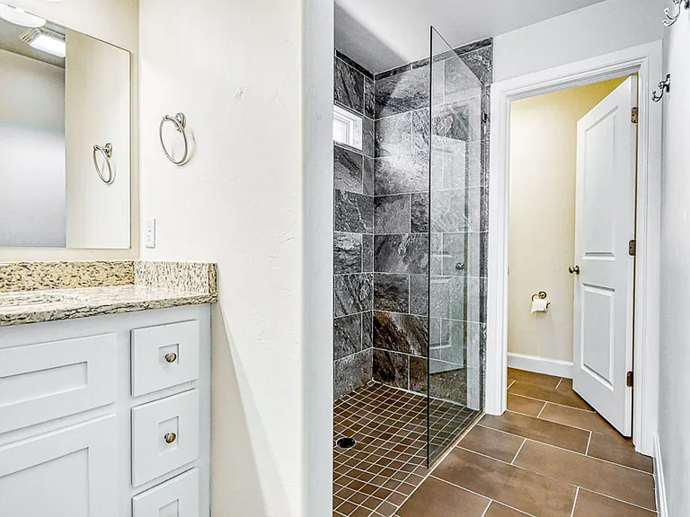 3100 Pebble Pond Dr — Photo 30