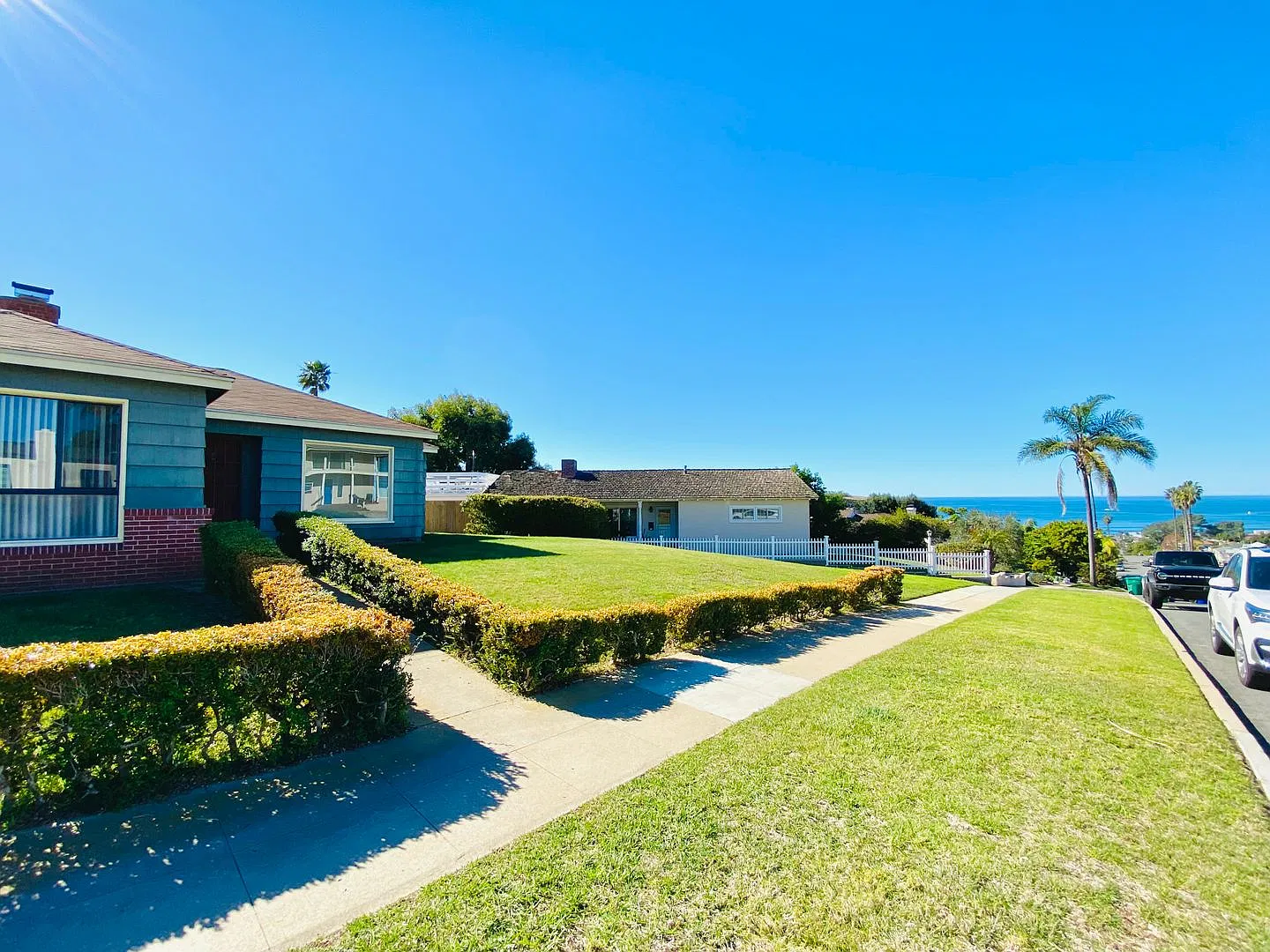 Perfect 2BD/1.5BA Point Loma Home w/ Ocean Views! Available December - $4,395/mo! — Photo 1