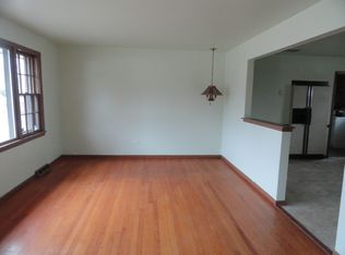 8211 Latrobe Ave, Burbank, IL
