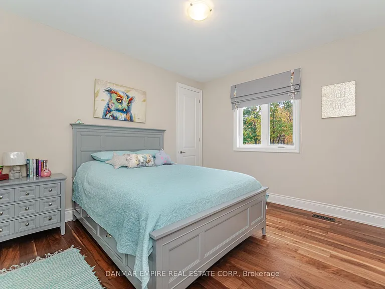 2118 Vineland Cres — Photo 26