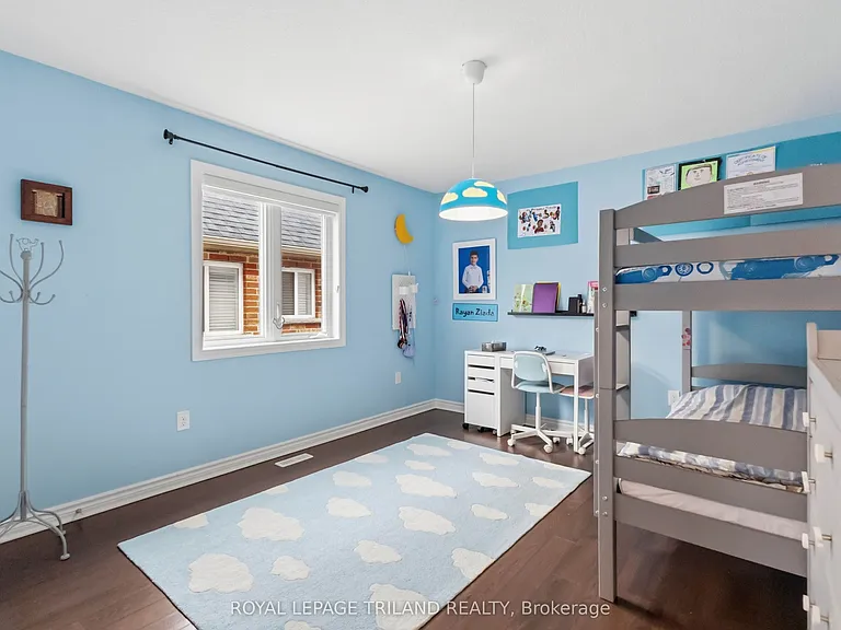 860 Kettleridge St — Photo 23