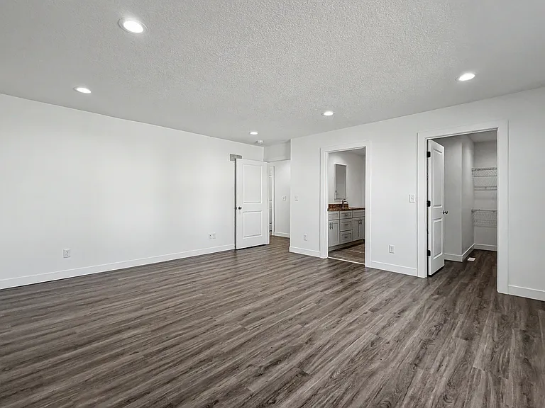 5330 Gaines St — Photo 10