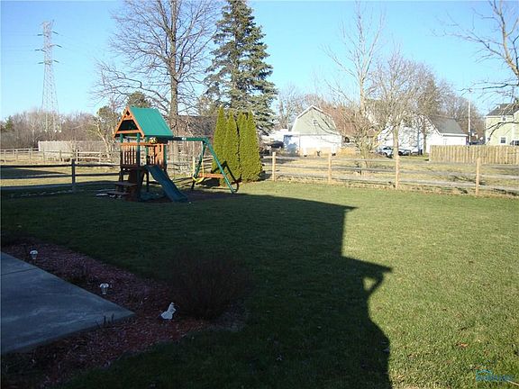 4th image of 1022 N Ironwood Dr