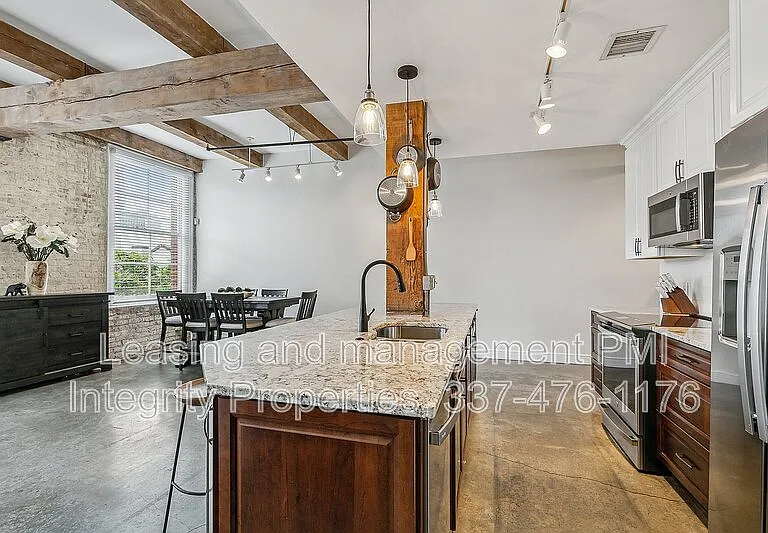 825 Lafayette St #4 — Photo 17