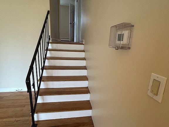 2nd image of 502 E Pine Ave