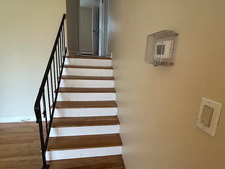 502 E Pine Ave — Photo 2
