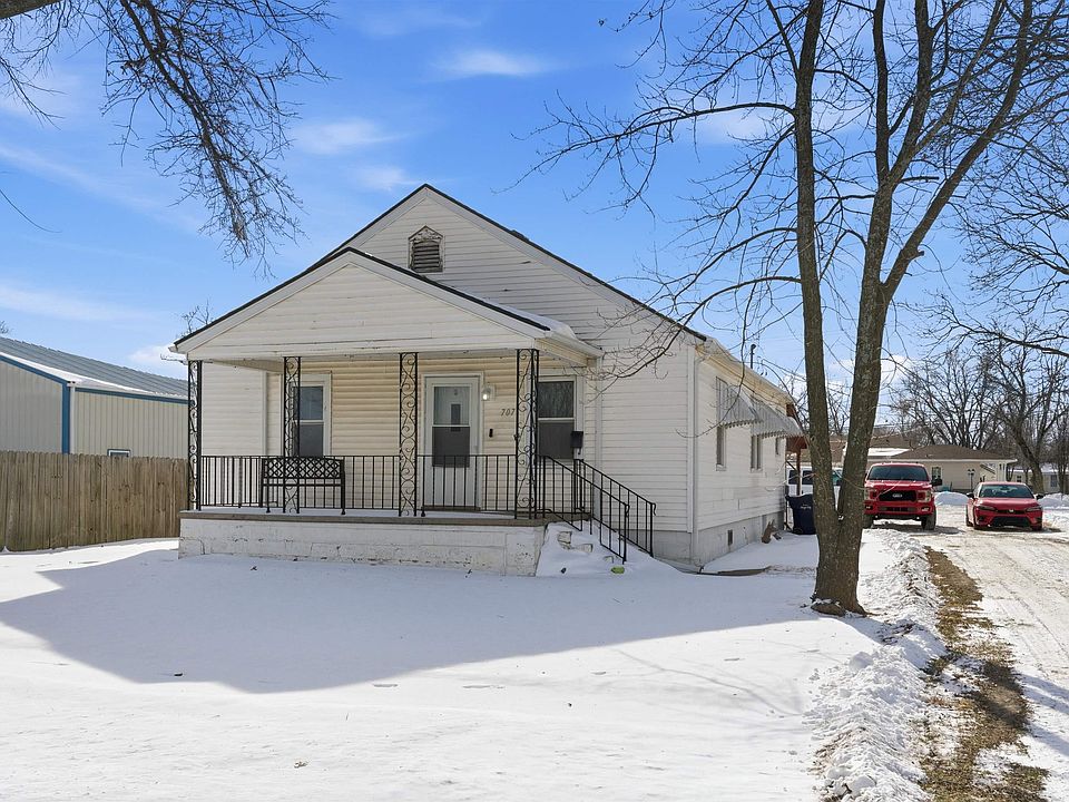1st image of 707 Lakin St