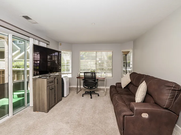 5-photo-Living-Room