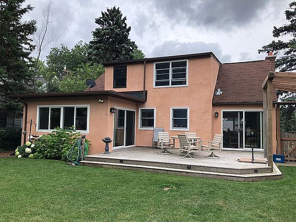 5th image of 1071 Montana Ave W