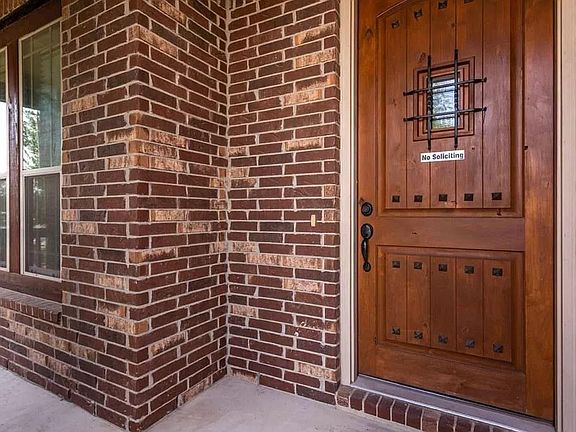 3rd image of 515 Walsh Hill Trl
