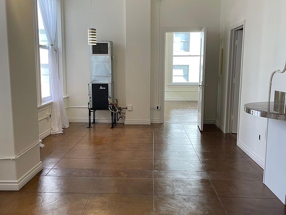 3rd image of 215 W 7th St APT 912