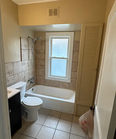 2547 E 127th St #2 — Photo 11