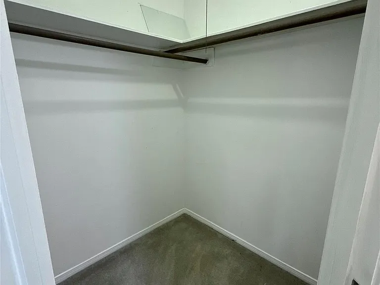 17719 Windy Point Dr — Photo 18