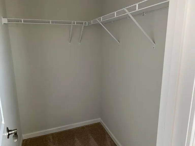 1024 Lonergan Cir — Photo 2