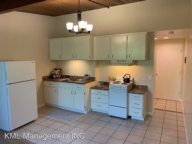 1st image of 210 S Oak Knoll Ave APT 3