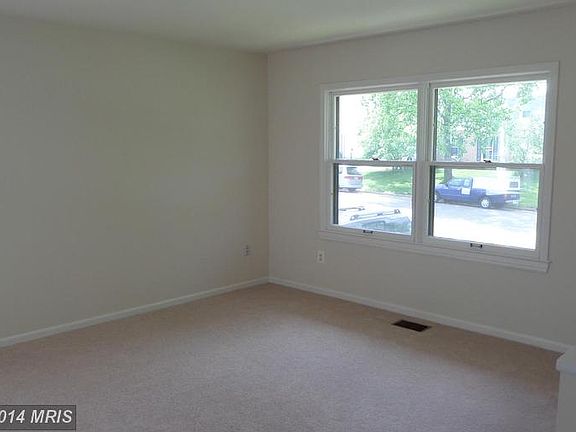 3rd image of 726 N Amelia St