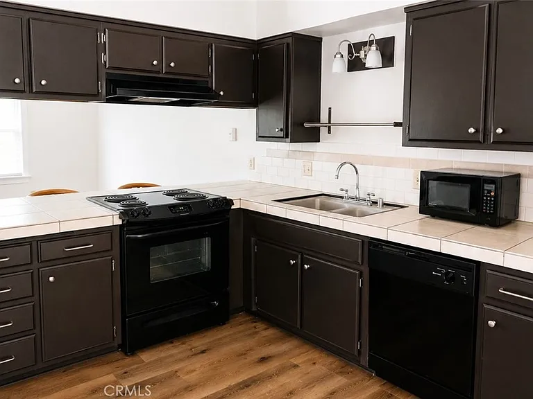 217 E I St — Photo 7