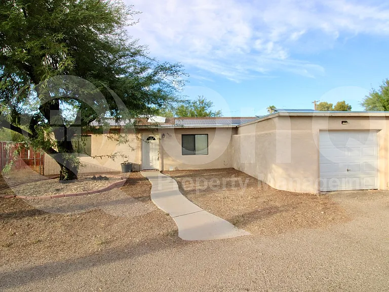 4937 E Rosewood St — Photo 2