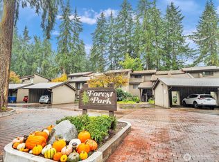 19123 Ballinger Way NE APT 304, Lake Forest Park, WA