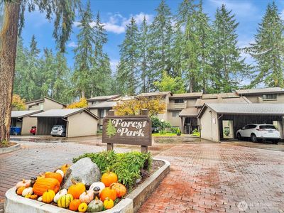 19123 Ballinger Way NE #304, Lake Forest Park, WA, 98155