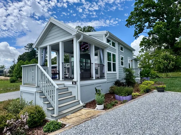 84 Mount Meadow Ln, Flat Rock, NC 28731