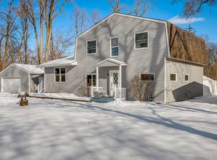 3208 S Riverdale Rd, Mchenry, IL 60051