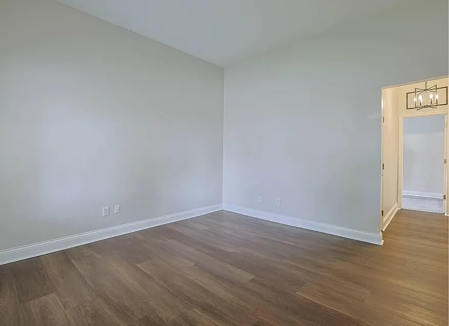 4 bed, 1882 sqft, $2,000 — Photo 2