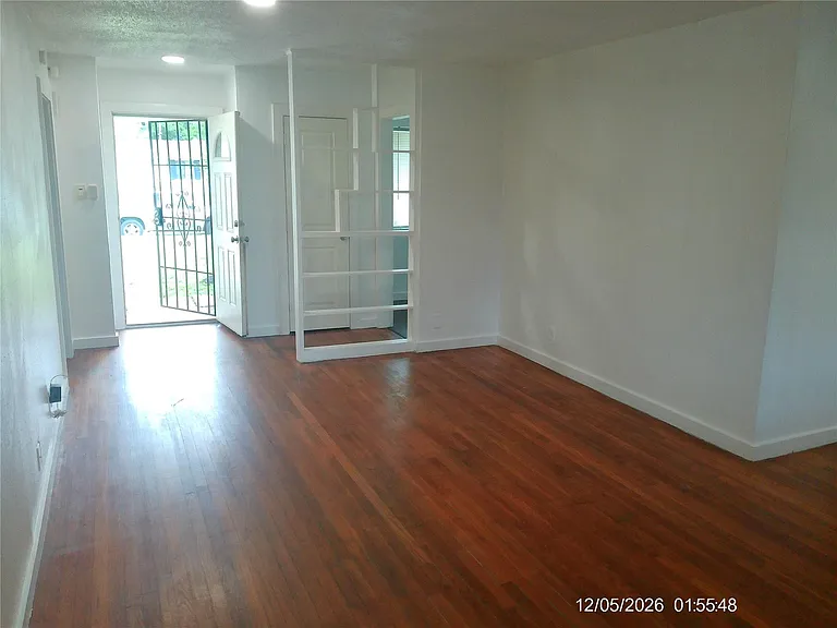 5319 Newkirk Ln — Photo 3