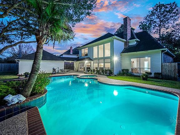 The pool and spa are beautifully designed with a built in cleaning system and water features. The pool was refurbished in 2021.