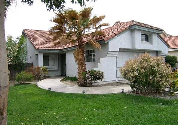 2nd image of 321 Momento Ave