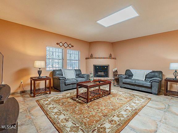 4th image of 819 W Bella Vista Dr