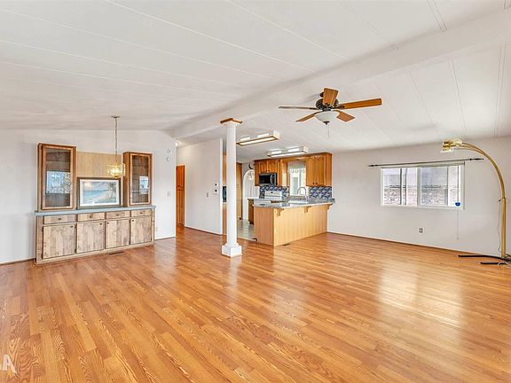 5th image of 11294 E 39th St