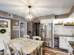 2842 Nagawicka Ave, Delafield, WI 53018
