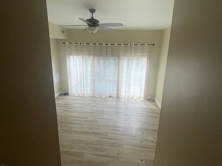 721 Pennsbury Blvd — Photo 16