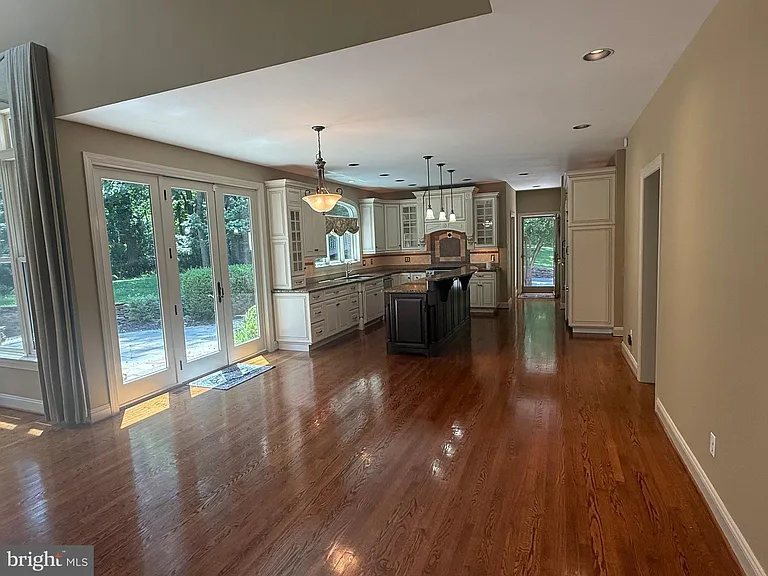 1714 Hickory Hill Rd — Photo 11