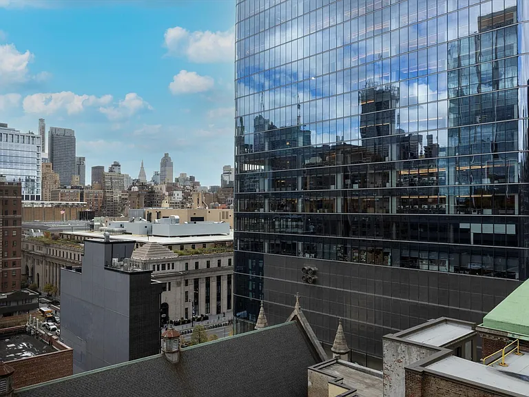 430 W 34th St #15L — Photo 4