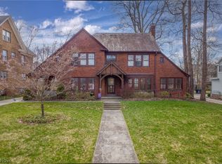 2840 Berkshire Rd, Cleveland Heights, OH 44118