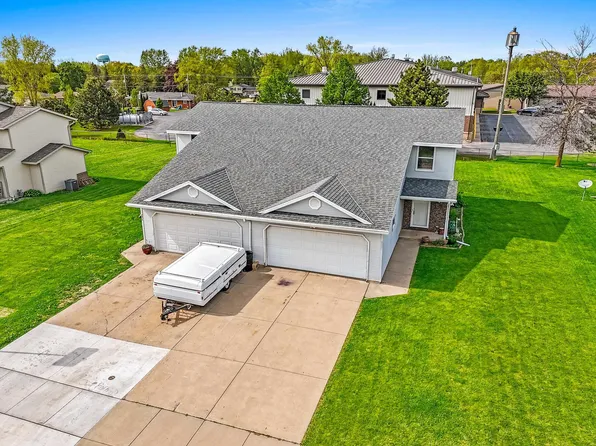 2815 Aquarius Rd, Green Bay, WI 54311