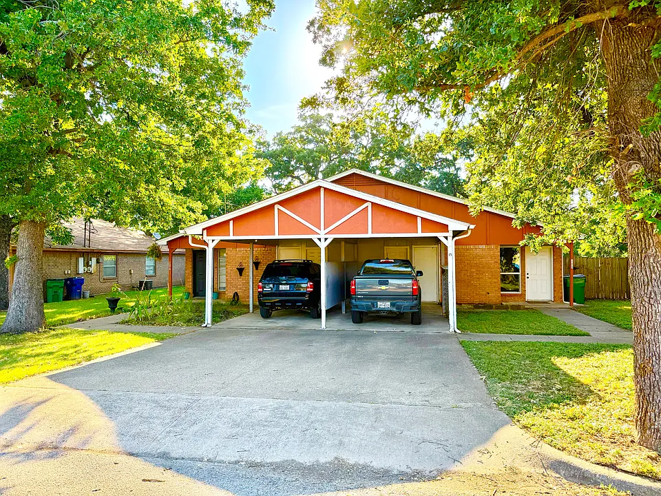 104 Waggoner Ln