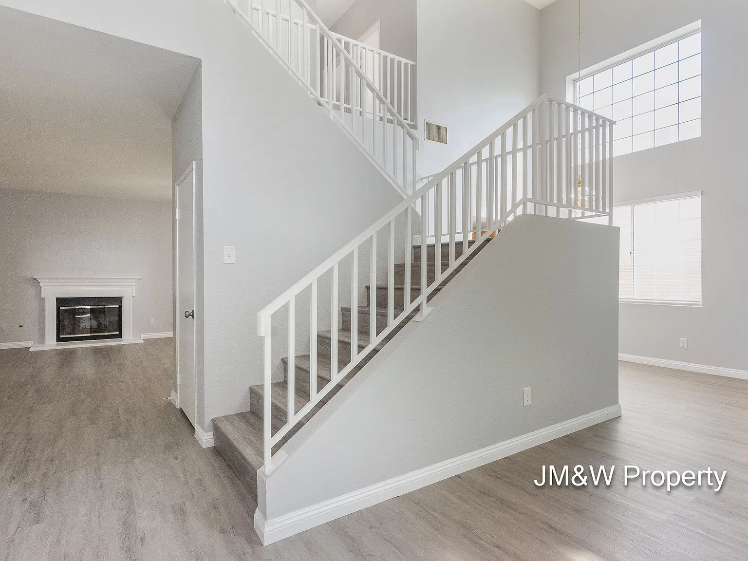 39516 Dunbar St — Photo 3