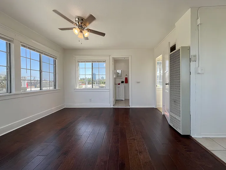 701 Linden Ave — Photo 3