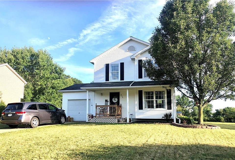 1st image of 836 Grove Ln