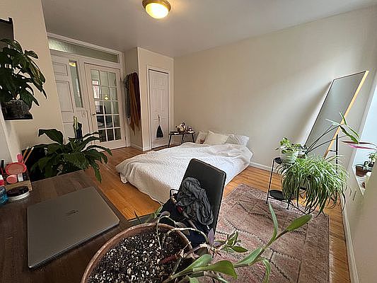 1st image of 24 Eldridge St APT 3