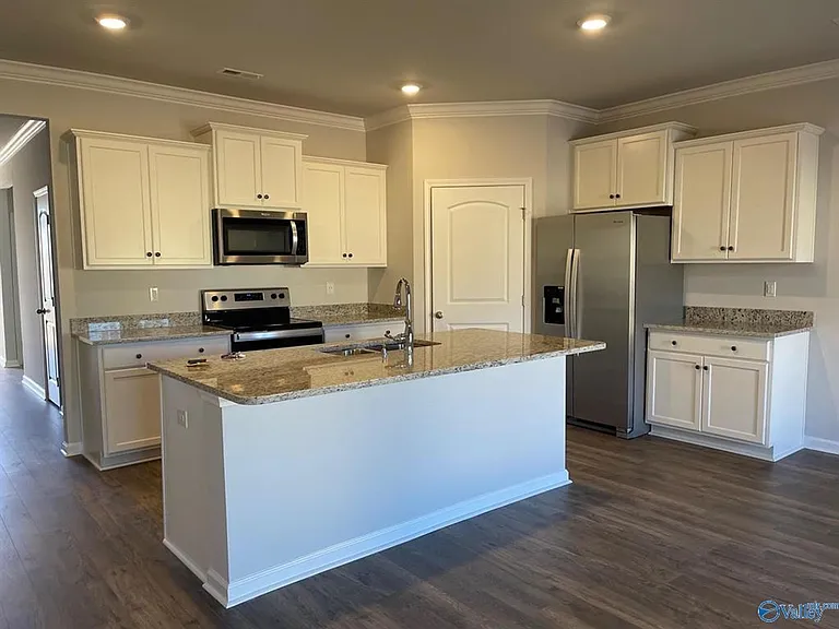 22067 Chancery Ln — Photo 6