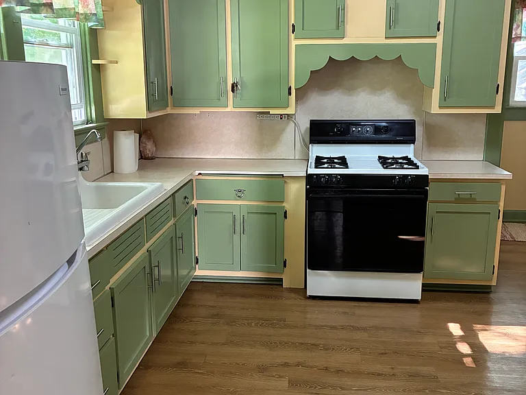 5278 W Center St — Photo 3