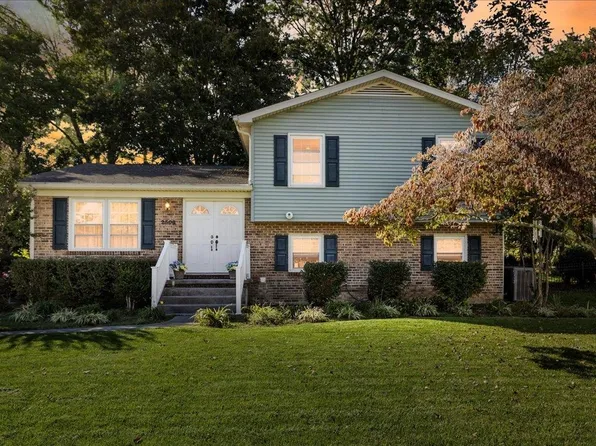 2506 Manchester St, Blacksburg, VA 24060