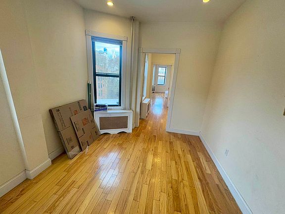 3rd image of 48 Stuyvesant St #62